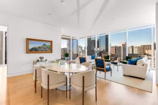 Photo #6: 21100460 Listing