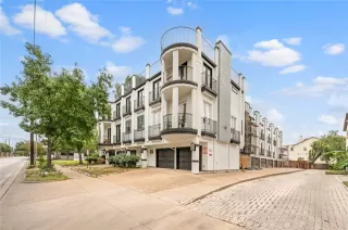 Photo #2: 21100717 Listing