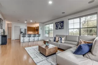 Photo #2: 21100799 Listing 