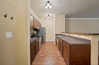 Photo #5: 21101200 Listing