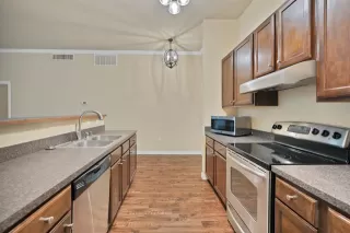 Photo #6: 21101200 Listing