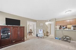 Photo #5: 21101334 Listing