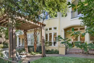 Photo #3: 21101374 Listing