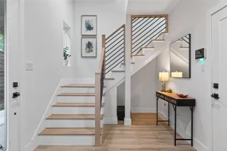 Photo #5: 21101461 Listing