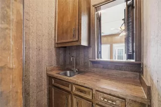 Photo #6: 21101654 Listing 