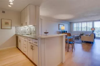 Photo #2: 21101815 Listing