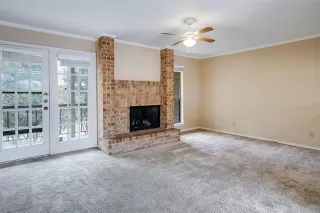 Photo #5: 21102022 Listing