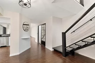 Photo #5: 21102429 Listing 