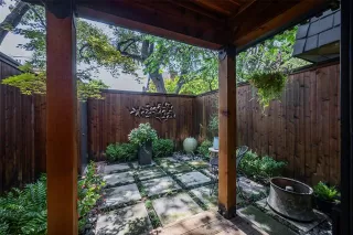 Photo #3: 21102735 Listing