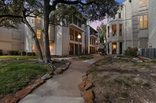 More Details about MLS # 21102766 : 3105 SAN JACINTO STREET #306