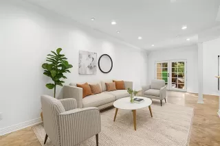 Photo #4: 21102985 Listing