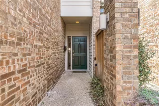 Photo #2: 21103639 Listing