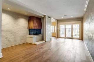 Photo #3: 21103639 Listing