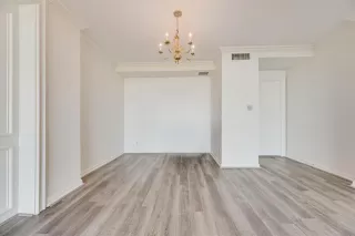 Photo #4: 21103788 Listing 