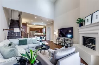 Photo #2: 21103808 Listing