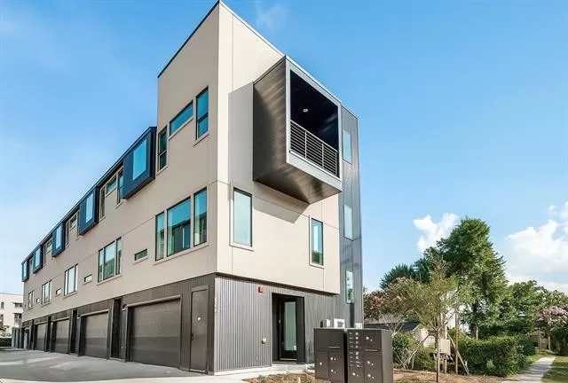 MLS: 21104684 Condo For Sale