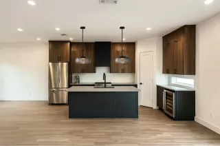 Photo #2: 21104684 Listing