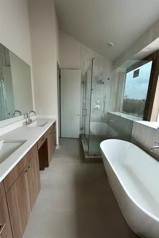 Photo #3: 21104684 Listing