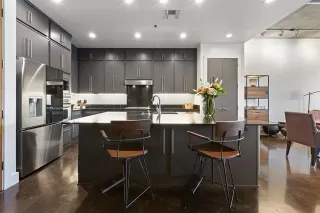 Photo #6: 21104908 Listing