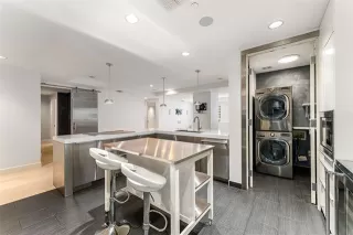 Photo #4: 21105004 Listing