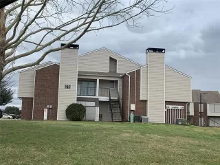 Photo #3: 21105009 Listing