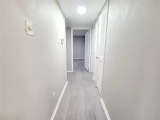 Photo #5: 21105009 Listing