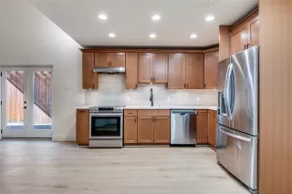 Photo #5: 21105148 Listing