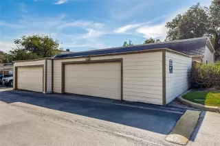 Photo #4: 21105229 Listing