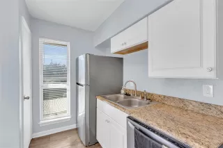 Photo #6: 21105317 Listing