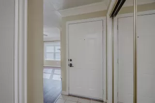 Photo #6: 21105592 Listing