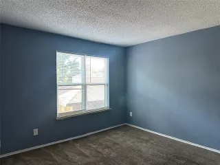 Photo #4: 21105603 Listing