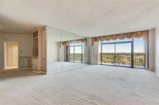 Photo #4: 21106009 Listing