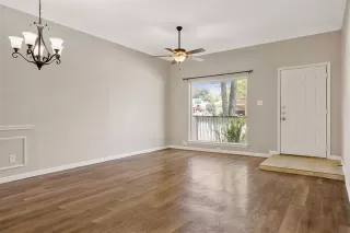 Photo #6: 21106431 Listing