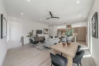 Photo #4: 21106973 Listing 