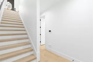 Photo #3: 21107031 Listing