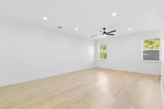 Photo #5: 21107031 Listing