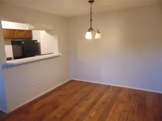 Photo #4: 21107498 Listing