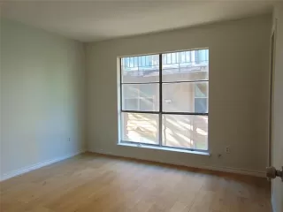 Photo #5: 21107498 Listing