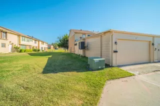 Photo #4: 21107594 Listing