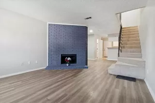 Photo #4: 21108064 Listing