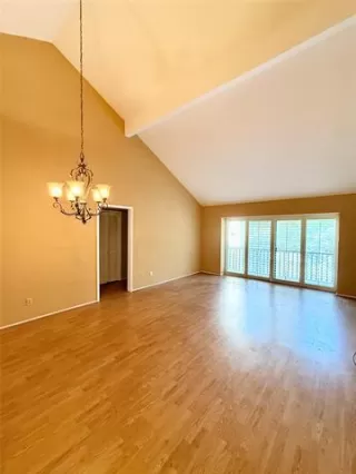 Photo #5: 21108128 Listing 