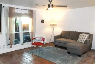 Photo #6: 21108164 Listing