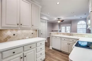 Photo #3: 21108203 Listing 