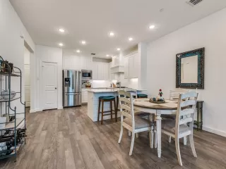 Photo #5: 21108204 Listing