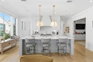 Photo #3: 21108777 Listing 