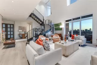 Photo #5: 21109894 Listing