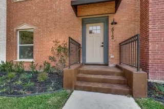 Photo #6: 21110323 Listing 