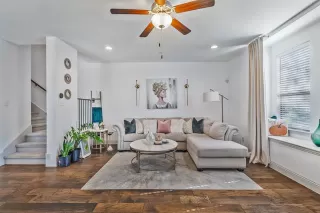 Photo #2: 21110454 Listing 