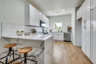 Photo #3: 21110628 Listing 