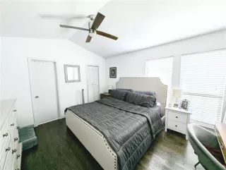 Photo #5: 21110639 Listing